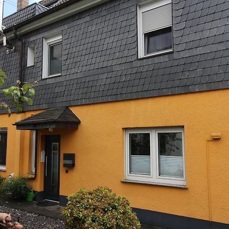Privatzimmer Haus Gruenewald Solingen Esterno foto